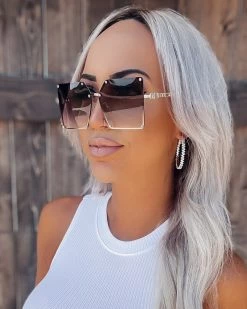 Bar T Boutique All Eyes On Me Oversized Sunglasses - Gradient Gray What's New!