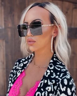 Bar T Boutique What's New! All Eyes On Me Oversized Sunglasses - Black